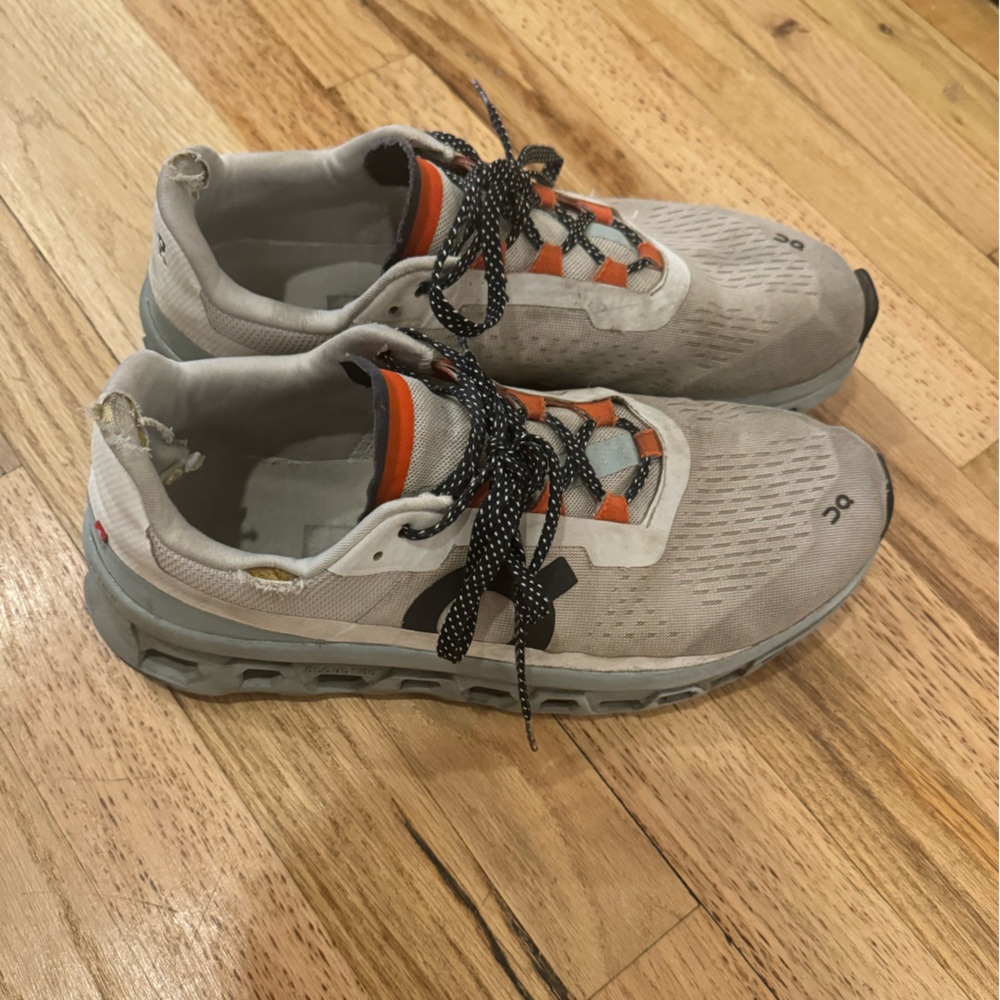 Used On Cloud running sneakers